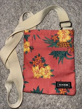 Dakine tropical Crossbody Bag travel, boho, recycled material, small, floral
